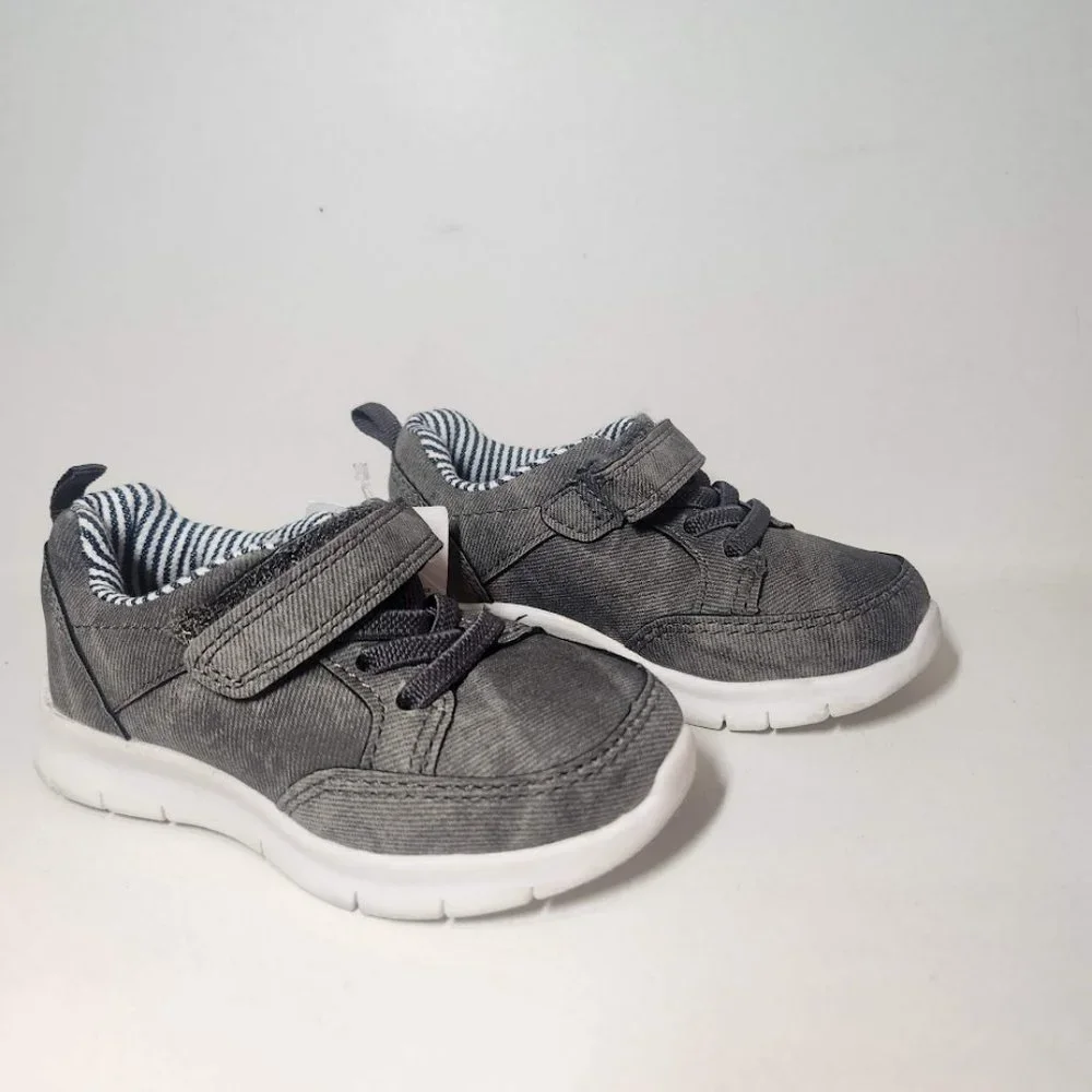 NEW OshKosh B'Gosh Size 7 Toddler Velcro Sneakers Shoes Gray White  NWT
